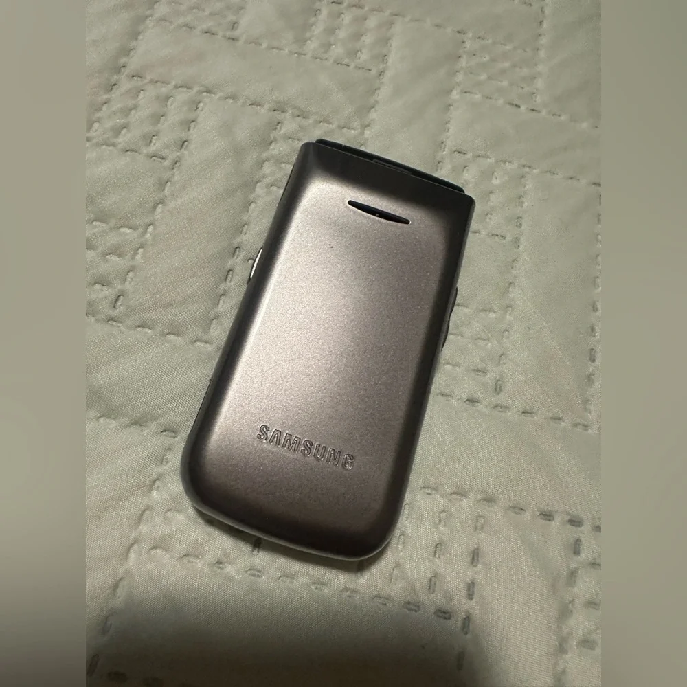 Samsung Silver Smartphone Sleek Design Advanced Features